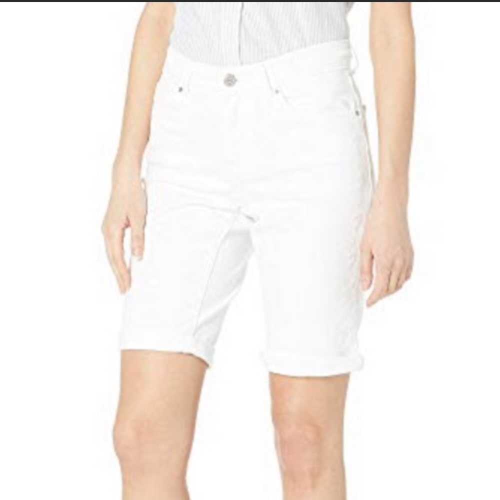 Levi’s white skinny Bermuda shorts, 6 of 28